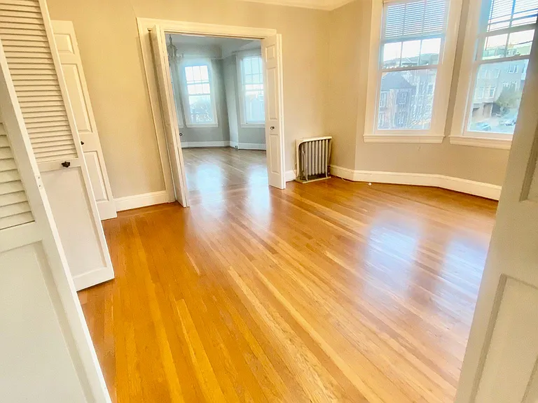 2815 Filbert St #204 — Photo 2