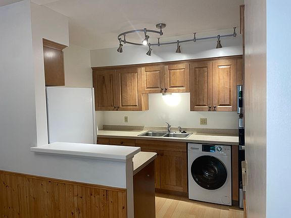 5th image of 408 3rd St N APT 104
