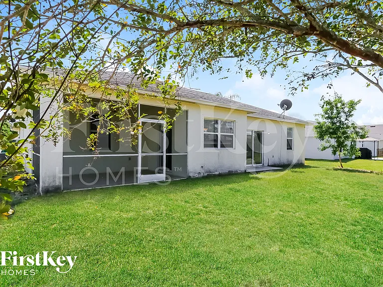 237 SW Ray Ave — Photo 15