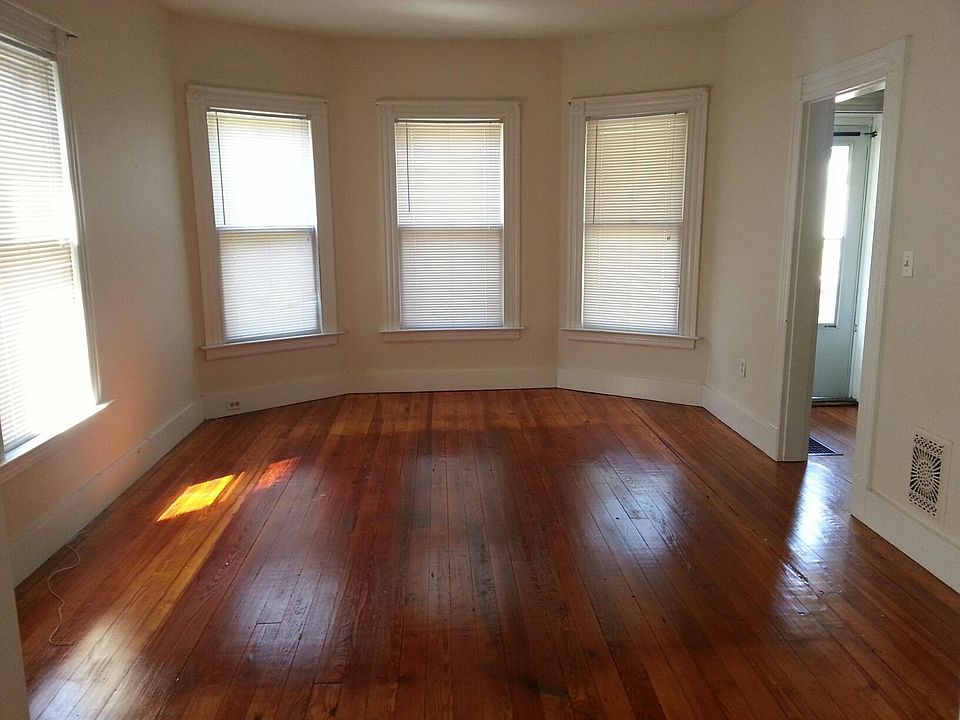 1st image of 211 Alden Ave