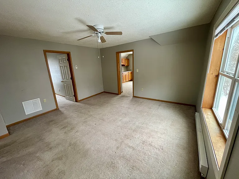 528 Spruce St — Photo 5