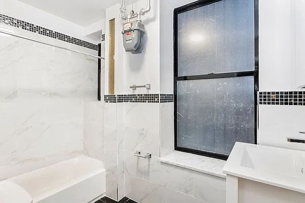 Rented by Compass | media 19