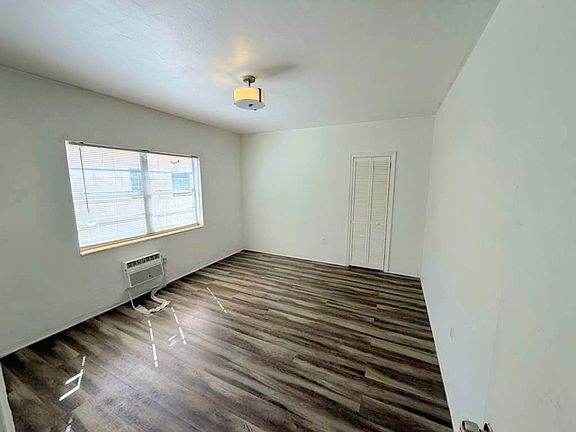 4th image of 300 69th St APT 6