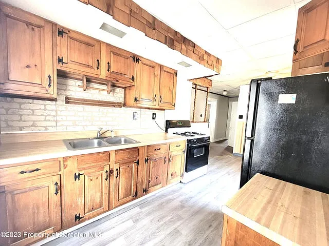 Building Photo - 1403 N Sumner Ave #2