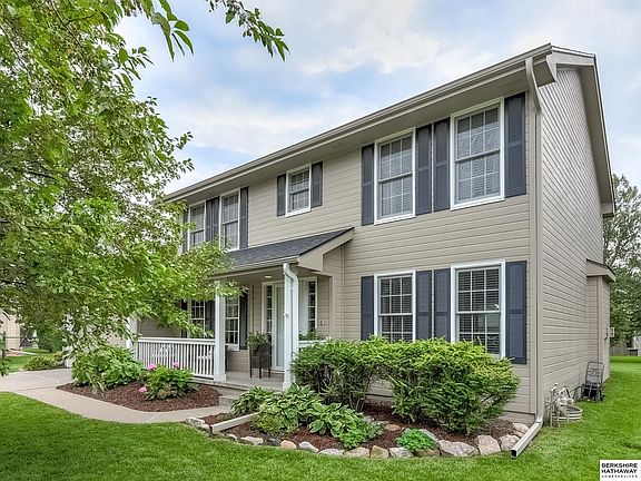 5th image of 9823 Henry Cir