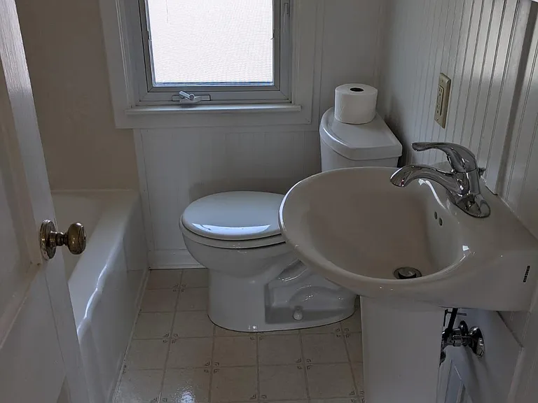 1906 E Mifflin St #2 — Photo 25