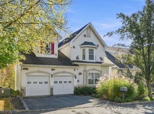 6 Boulder Run, Oakland, NJ 07436