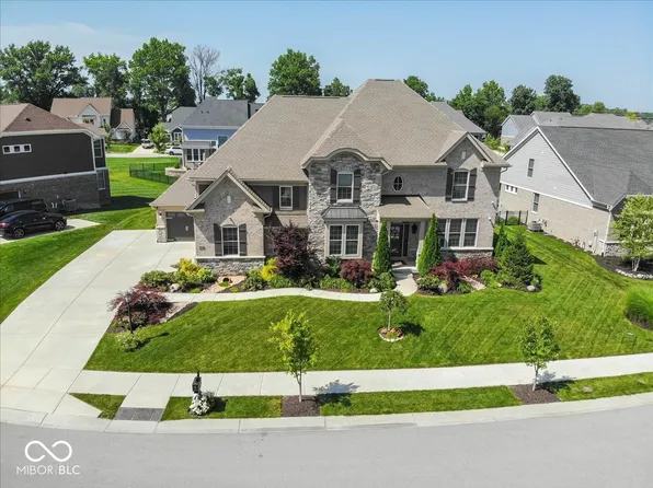 14640 Meadow Bend Dr, Fishers, IN 46037