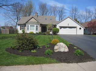 419 Raspberry Patch Dr, Rochester, NY 14612