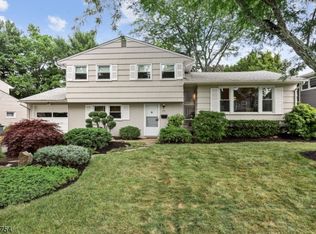 25 Hemlock Ter, Springfield, NJ 07081