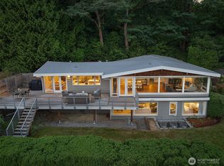 4007 NE 161st St, Lake Forest Park, WA 98155
