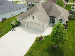 2633 Violet Way, Columbus, IN 47201