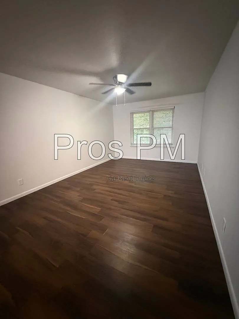 2 bed, 1.0 bath, 750 sqft, $1,095 — Photo 3