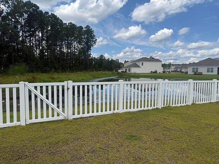 339 Elizabeth Dr — Photo 17