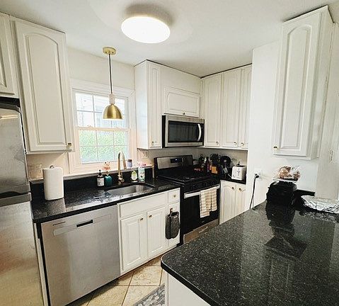 4th image of 6902 Kenyon Dr
