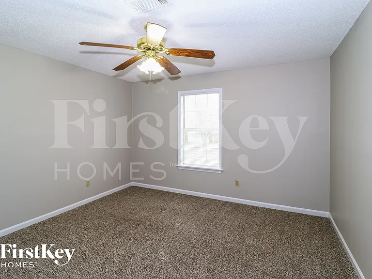9689 Kingsridge Dr — Photo 10