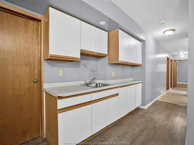 463 Randolph Ave — Photo 16