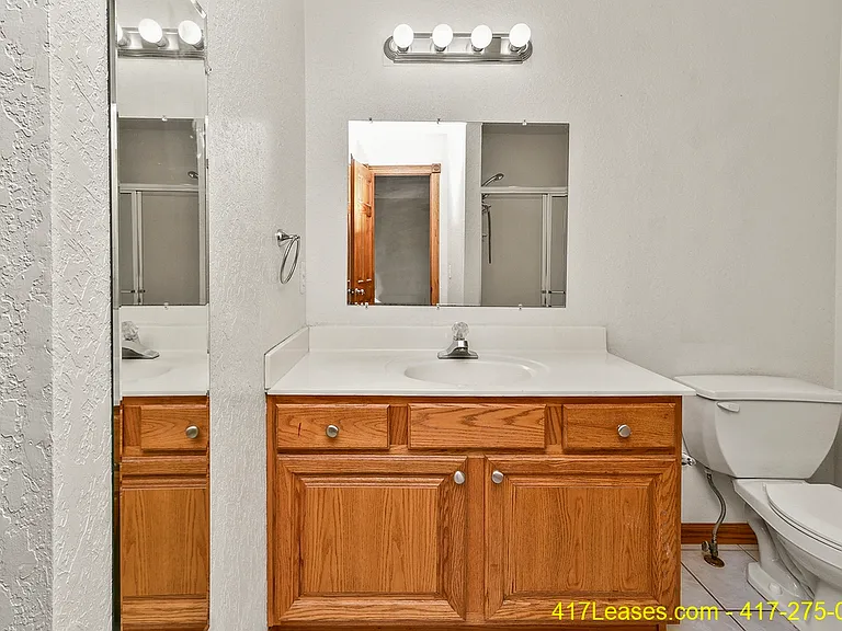 1261 E Lakewood St — Photo 22