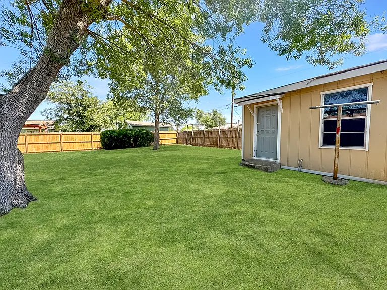 310 Mahota Dr — Photo 34
