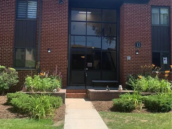12 Charles Ln APT 2C, Pomona, NY 10970