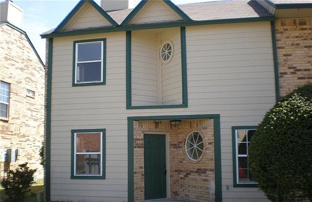 1st image of 3626 Clubview Dr