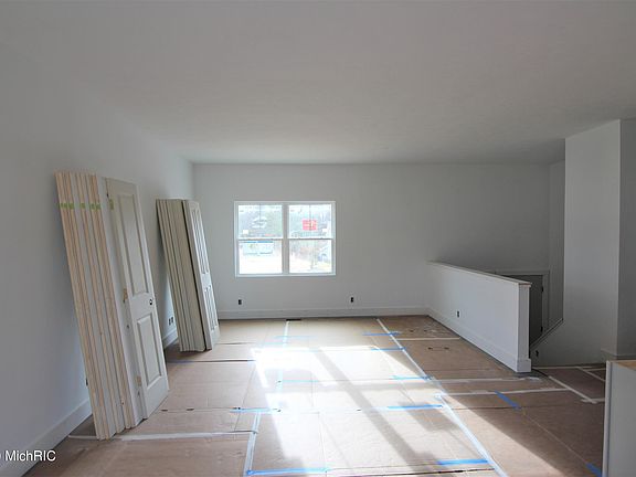 5th image of 2622 Odawa Trl
