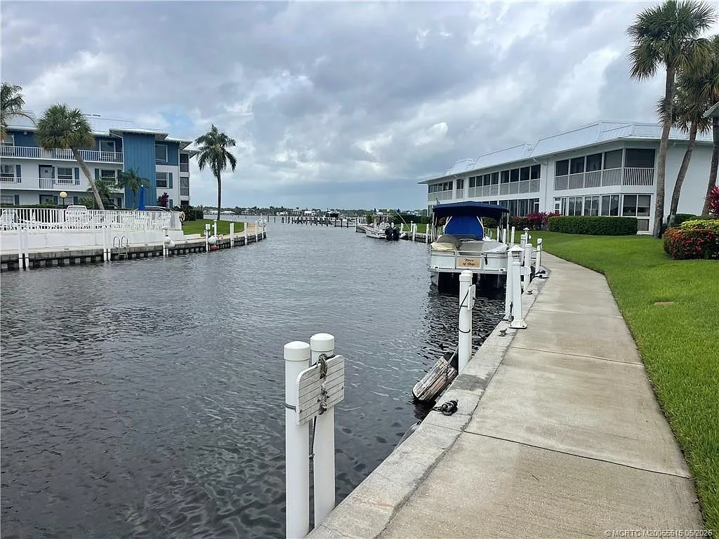 2 bed, 2.0 bath, 1191 sqft, $3,300 — Photo 3
