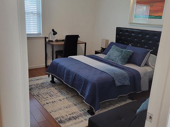 3rd image of 140 Stonehedge Dr #140