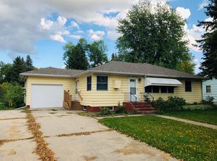 721 Booth Ave, Larimore, ND 58251