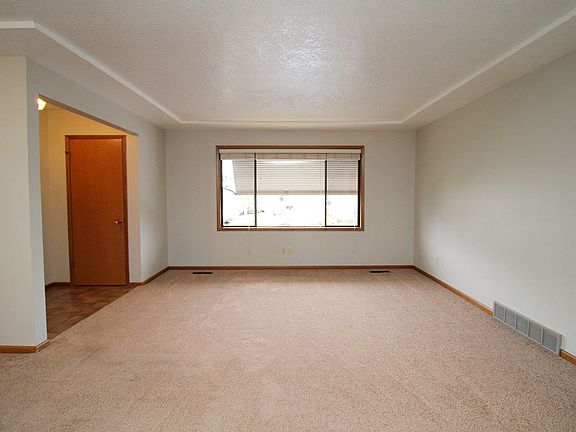 5th image of 228-230 SE 52nd Ave