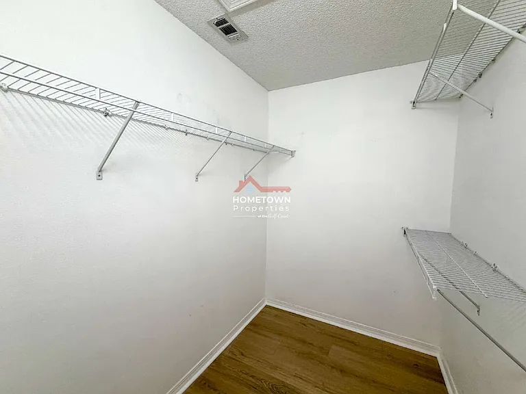 8005 Stonebrook Dr — Photo 12