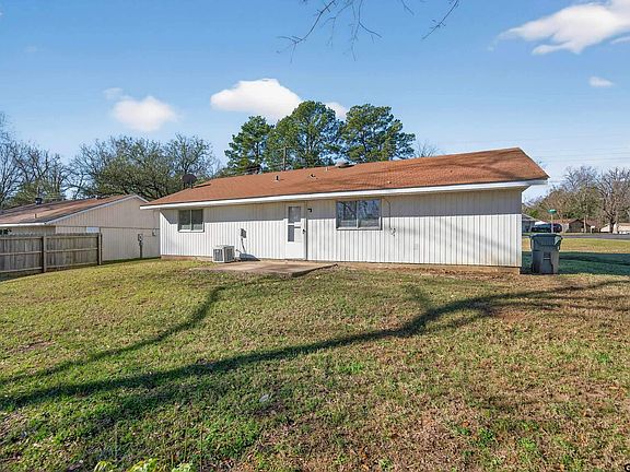 5th image of 734 Pinkerton Dr