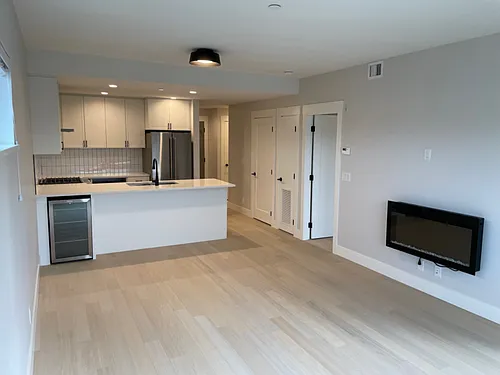 22265 Dewdney Trunk Rd #407 Photo 1