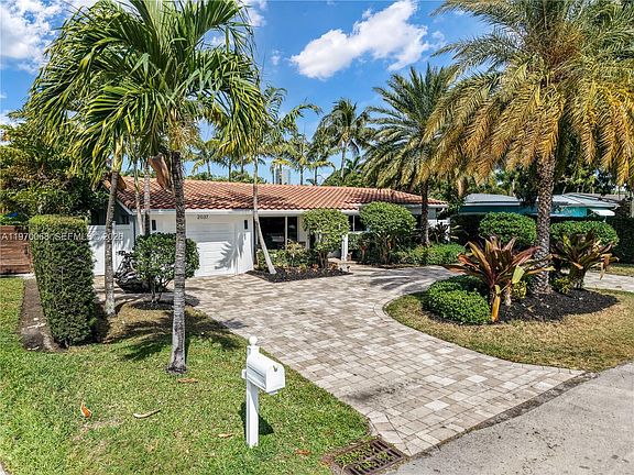 3rd image of 2037 Windward Dr