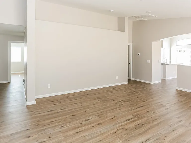 6418 W Magnolia St — Photo 4