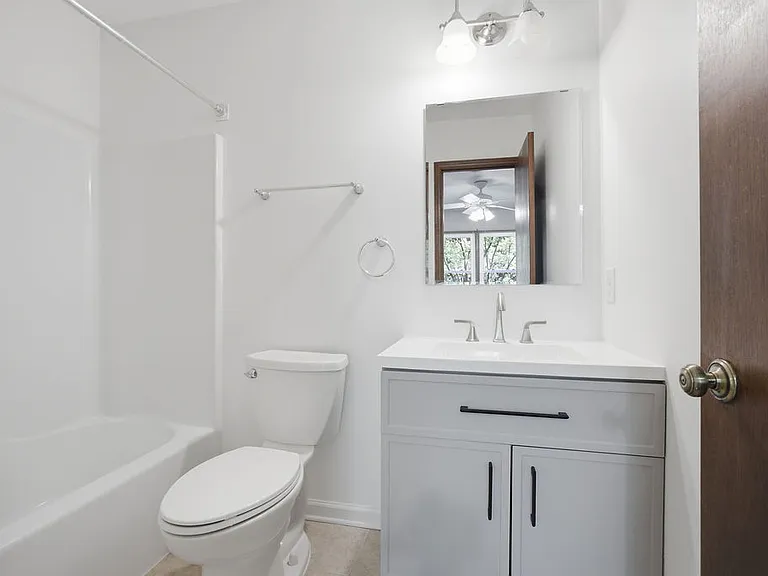 102 Chevis Dr — Photo 27