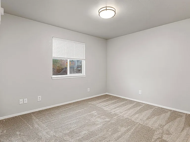 Grand Central Apartments — Photo 19