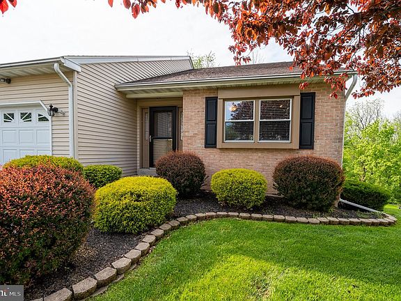 3rd image of 105 Stayman Dr