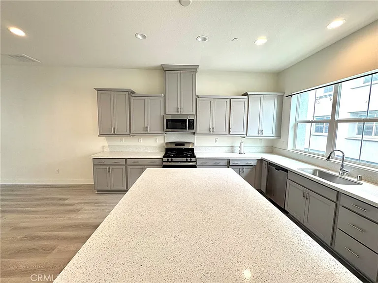 15936 Ellington Way — Photo 16