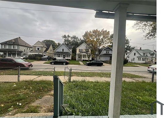 3rd image of 1390 W Woodruff Ave