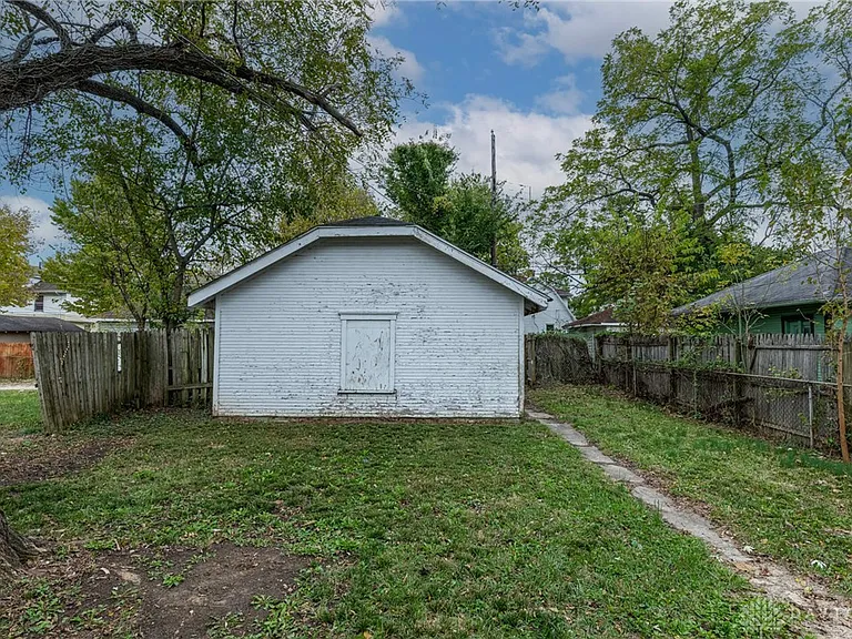 338 Kenwood Ave — Photo 22