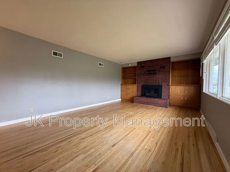 1726 Alder Dr — Photo 8