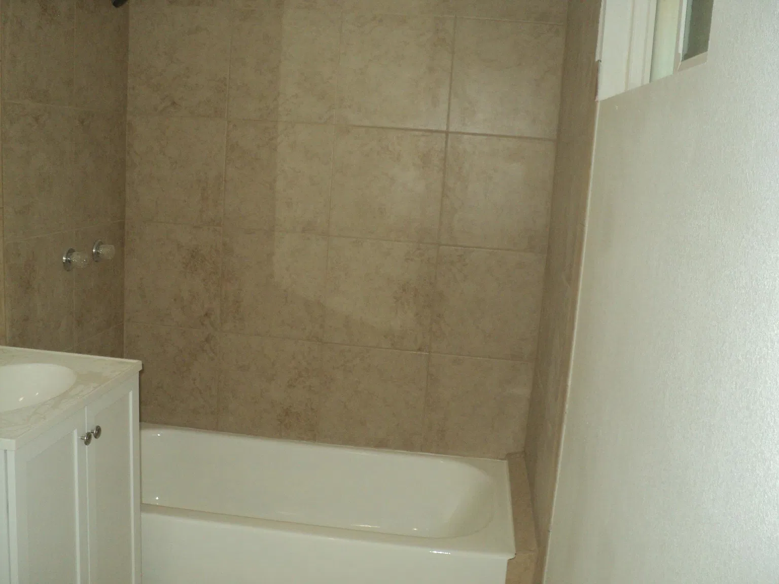 1 bed, 650 sqft, $825 — Photo 2