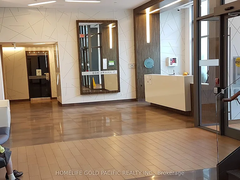 325 S Park Rd #805 — Photo 2
