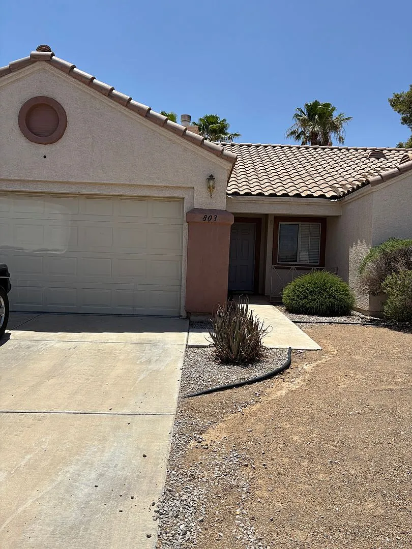 803 Seco Verde — Photo 2