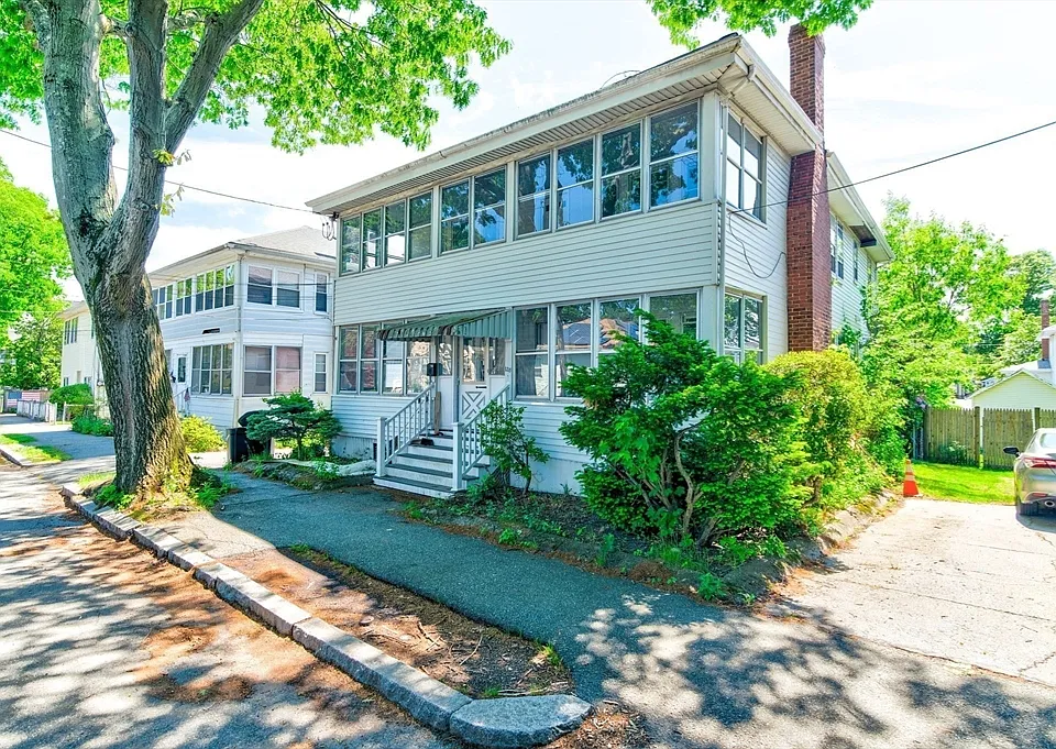 137 Safford St #2