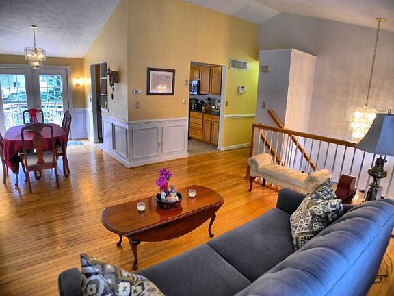 2nd image of 7904 Wiltshire Ct