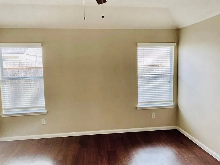 3415 Maris Way — Photo 10
