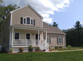 15 Hunters Ct, Sutton, MA 01590