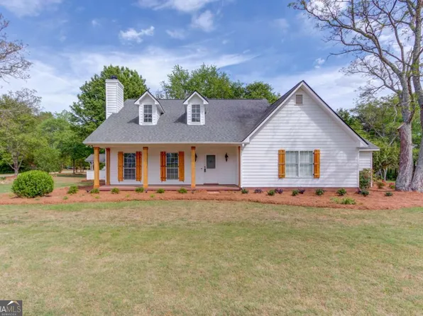 1554 Maddox Rd, Hoschton, GA 30548